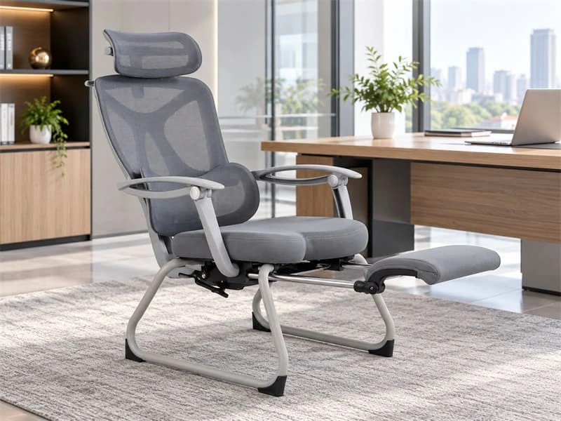 Padded Seat and Retractable Footrest